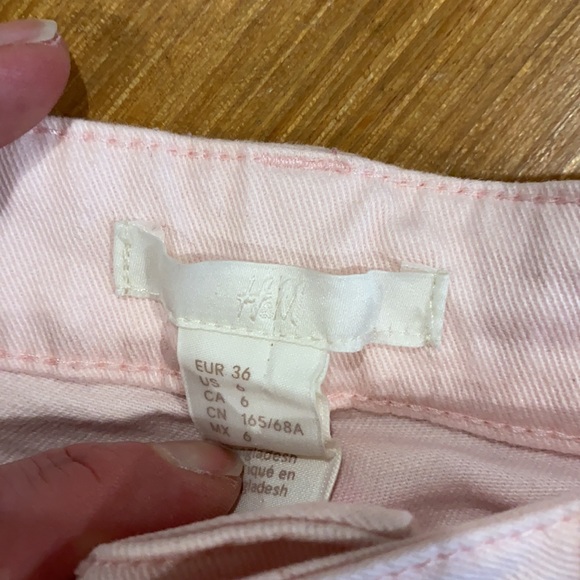H&M shorts size 6 - Picture 2 of 3